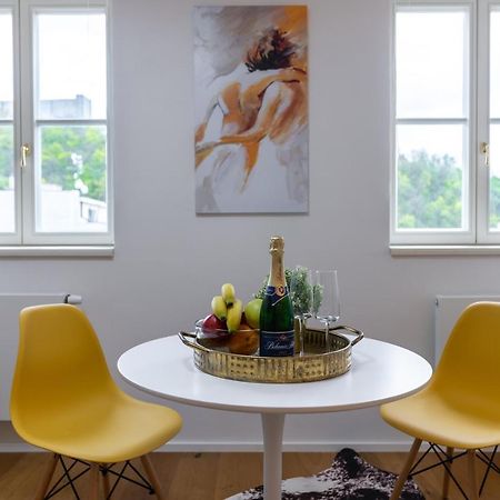 פראג Luxurious, Charming Studio Perfect For Couples מראה חיצוני תמונה