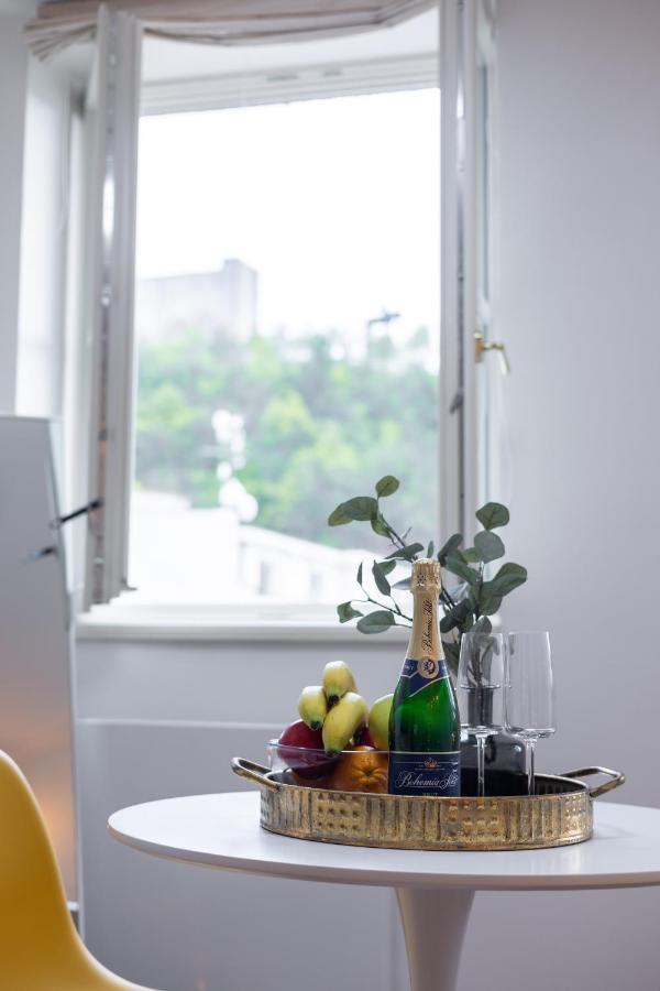 פראג Luxurious, Charming Studio Perfect For Couples מראה חיצוני תמונה